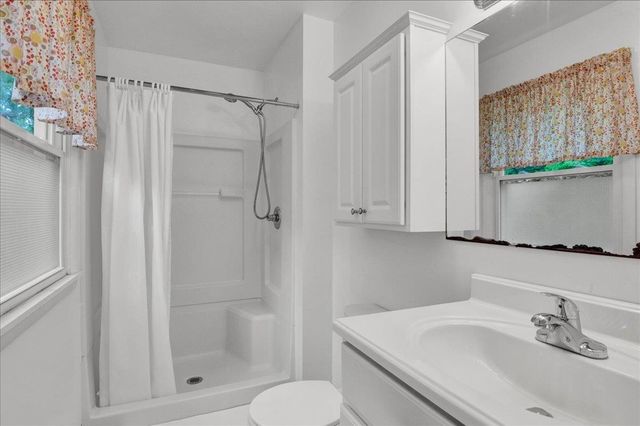 5 Yandow Drive, South Burlington, VT 05403