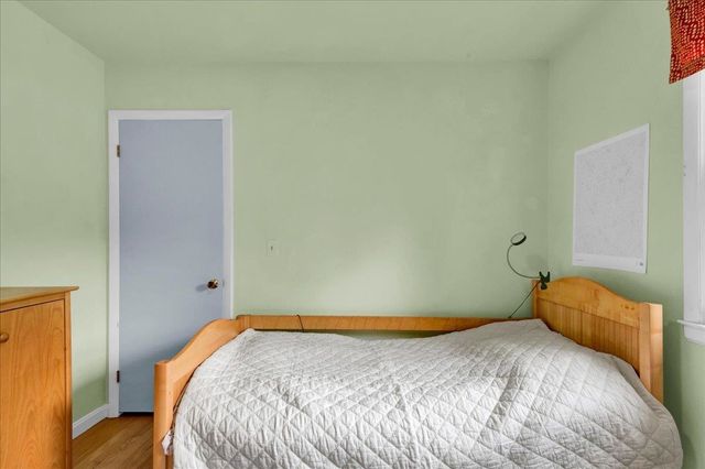 5 Yandow Drive, South Burlington, VT 05403