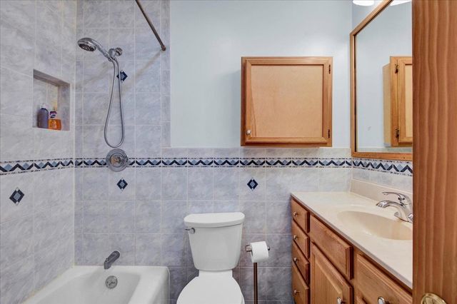 5 Yandow Drive, South Burlington, VT 05403