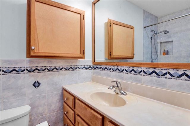 5 Yandow Drive, South Burlington, VT 05403