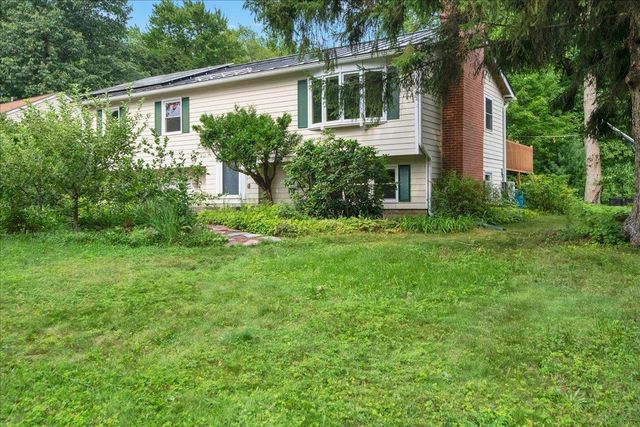 5 Yandow Drive, South Burlington, VT 05403