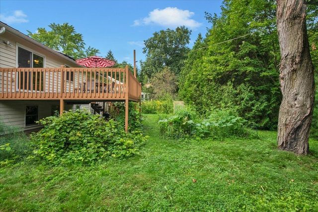 5 Yandow Drive, South Burlington, VT 05403