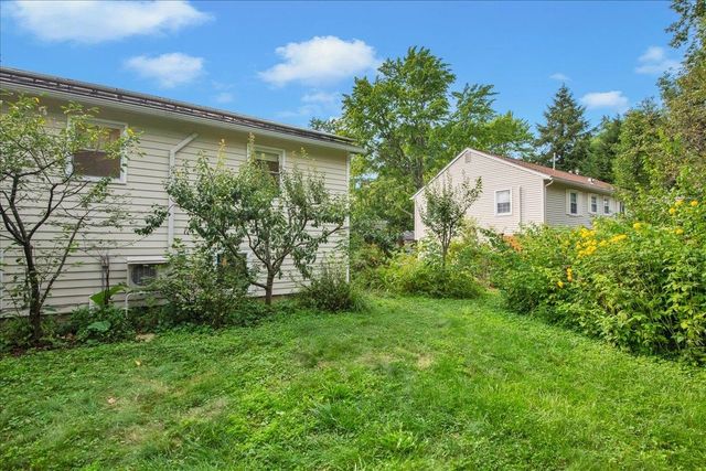 5 Yandow Drive, South Burlington, VT 05403