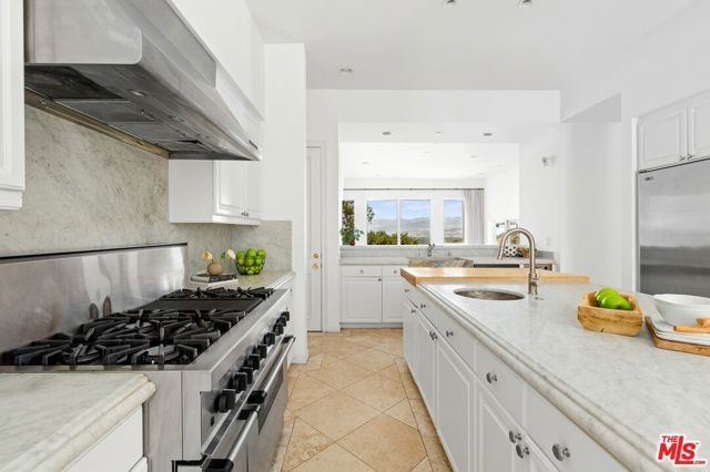 14435 Mulholland Drive, Los Angeles, CA 90077