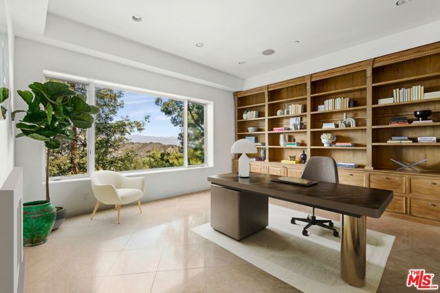 14435 Mulholland Drive, Los Angeles, CA 90077