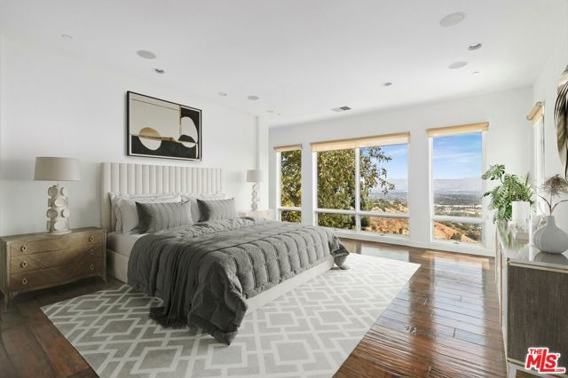 14435 Mulholland Drive, Los Angeles, CA 90077