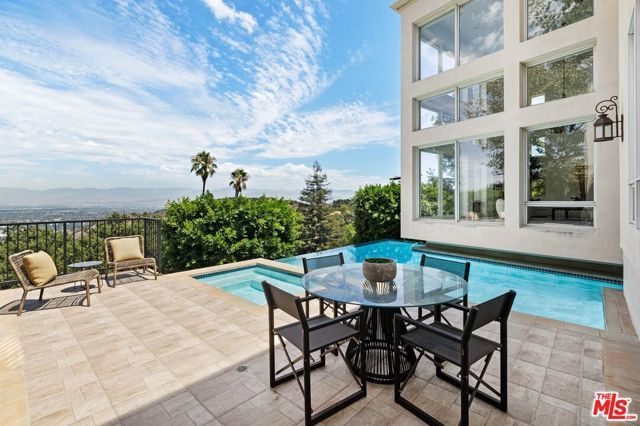 14435 Mulholland Drive, Los Angeles, CA 90077