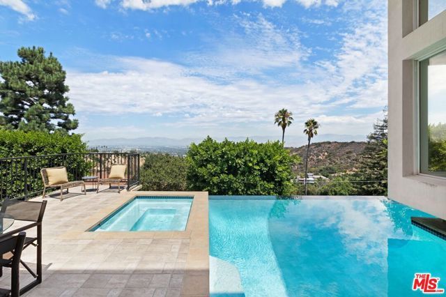 14435 Mulholland Drive, Los Angeles, CA 90077