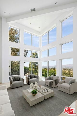 14435 Mulholland Drive, Los Angeles, CA 90077