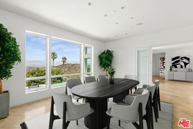 14435 Mulholland Drive, Los Angeles, CA 90077