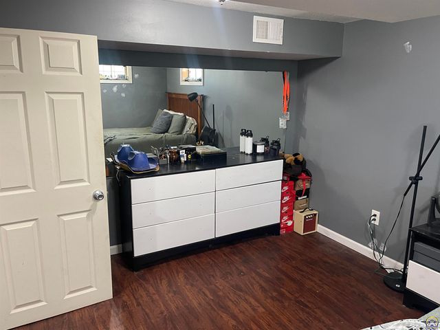 4200 SW Stratford RD, Topeka, KS 66604