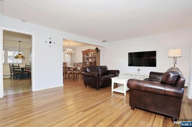 5 Linden Avenue, Emerson, NJ 07630