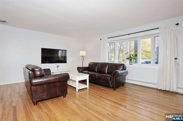 5 Linden Avenue, Emerson, NJ 07630