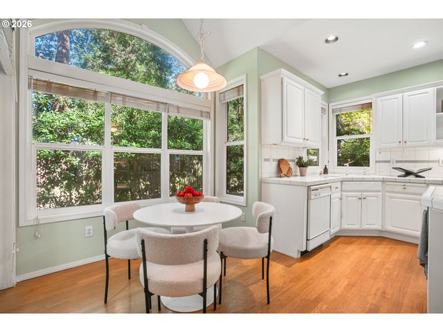 7871 Sw KINGFISHER Way, Portland, OR 97224