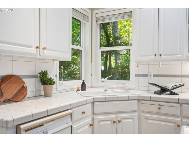 7871 Sw KINGFISHER Way, Portland, OR 97224