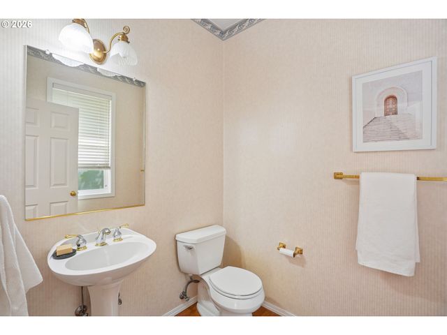 7871 Sw KINGFISHER Way, Portland, OR 97224
