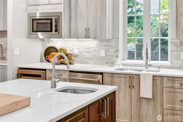 835 Samish Way, Bellingham, WA 98229