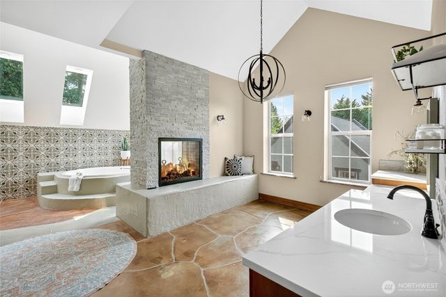 835 Samish Way, Bellingham, WA 98229