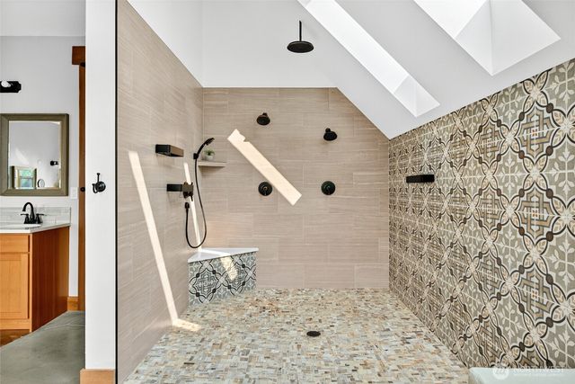 835 Samish Way, Bellingham, WA 98229