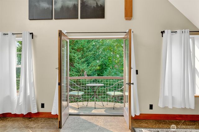 835 Samish Way, Bellingham, WA 98229