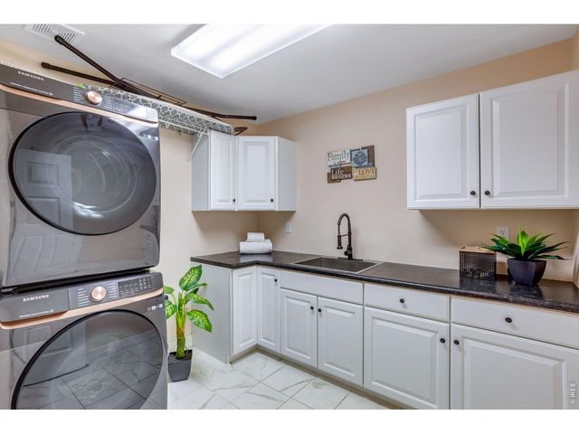 5888 Highland Hills Cir, Fort Collins, CO 80528