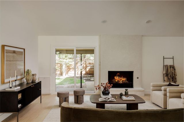4500 Greystone DR, Austin, TX 78731