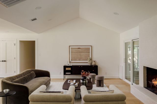 4500 Greystone DR, Austin, TX 78731