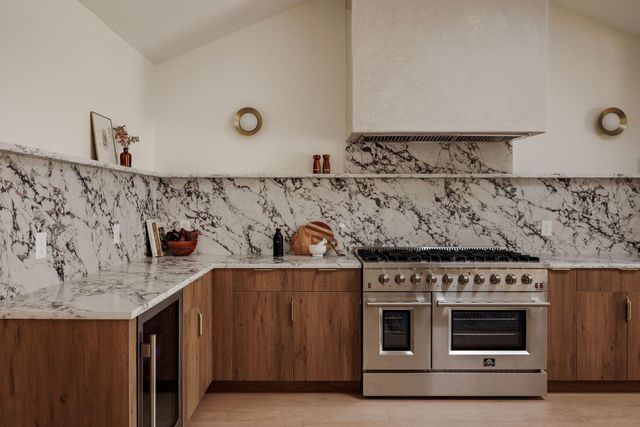 4500 Greystone DR, Austin, TX 78731
