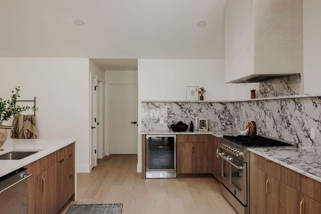 4500 Greystone DR, Austin, TX 78731