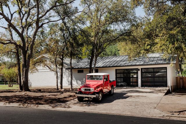 4500 Greystone DR, Austin, TX 78731