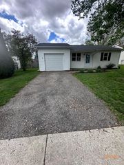103 Andrew Court E, London, OH 43140