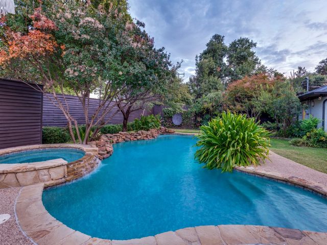 10314 Sherbrook Lane, Dallas, TX 75229