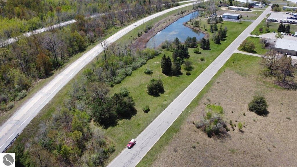 Image 1 of property listing at 1014 Industrial Park Drive, Mt Pleasant, MI 48858
