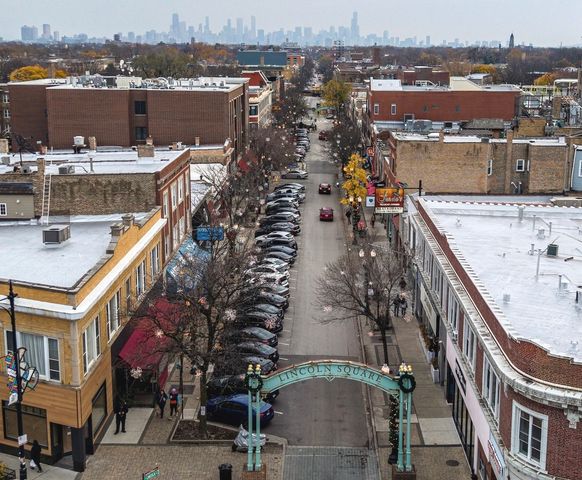 4544 N Western Avenue, Chicago, IL 60625