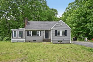 18 Carleton Rd, Leicester, MA 01542