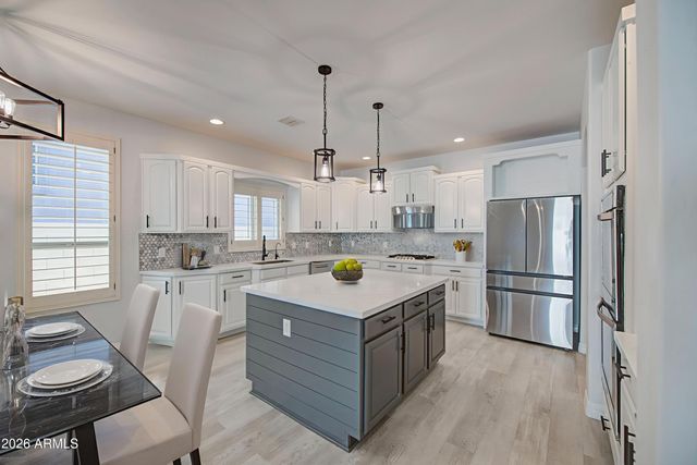 11518 E SEAVER Avenue, Mesa, AZ 85212