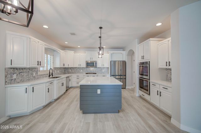 11518 E SEAVER Avenue, Mesa, AZ 85212