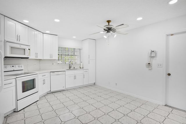 10523 Ladypalm B, Boca Raton, FL 33498