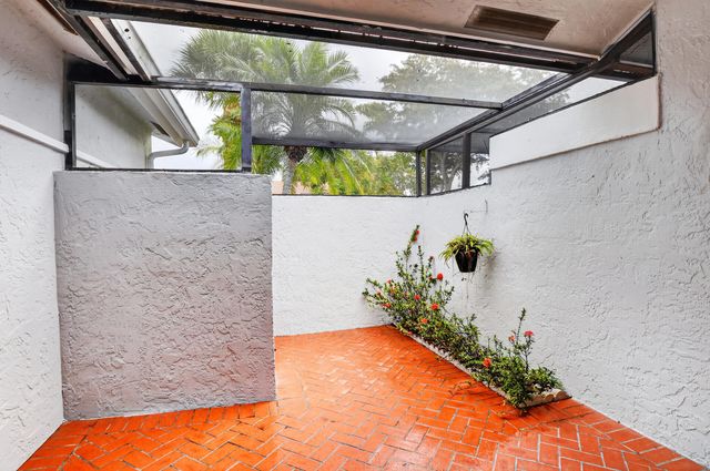 10523 Ladypalm B, Boca Raton, FL 33498