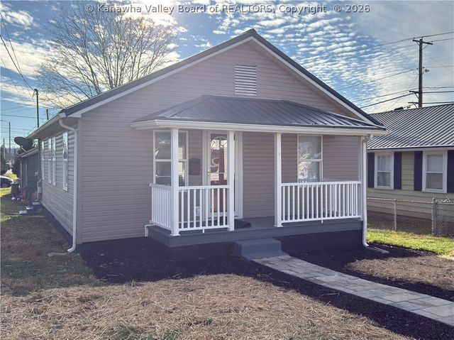 704 Street Street, Nitro, WV 25143