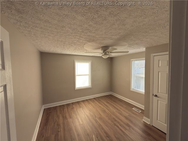 704 Street Street, Nitro, WV 25143