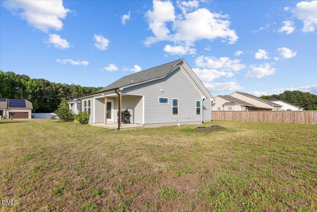 398 Sandcastle Lane, Four Oaks, NC 27524