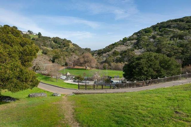 1413 Parkwood Drive, San Mateo, CA 94403