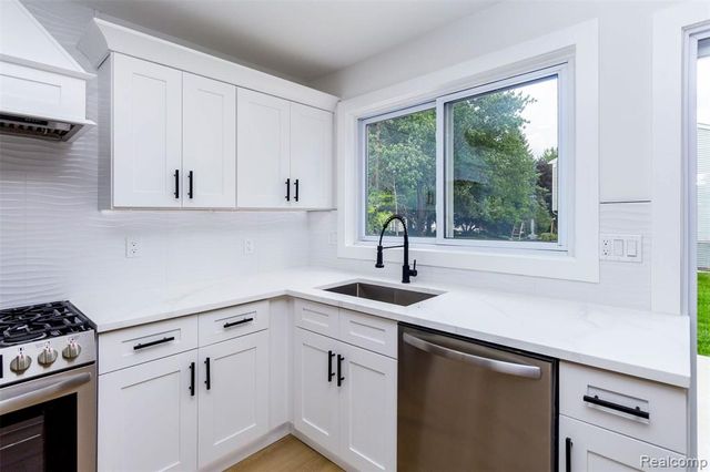 34640 Princeton Street, Farmington Hills, MI 48331