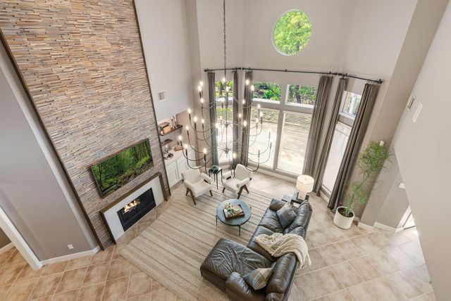 11 Mirror Ridge Court, The Woodlands, TX 77382