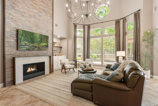 11 Mirror Ridge Court, The Woodlands, TX 77382