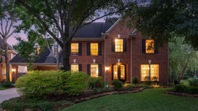 11 Mirror Ridge Court, The Woodlands, TX 77382