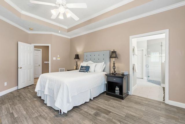 11 Mirror Ridge Court, The Woodlands, TX 77382