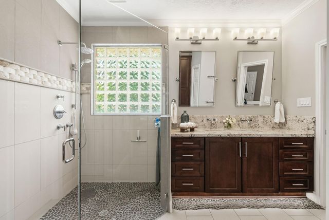 11 Mirror Ridge Court, The Woodlands, TX 77382