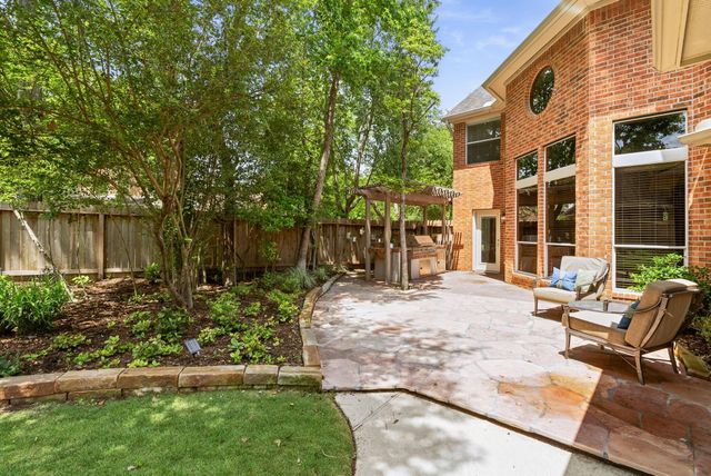 11 Mirror Ridge Court, The Woodlands, TX 77382